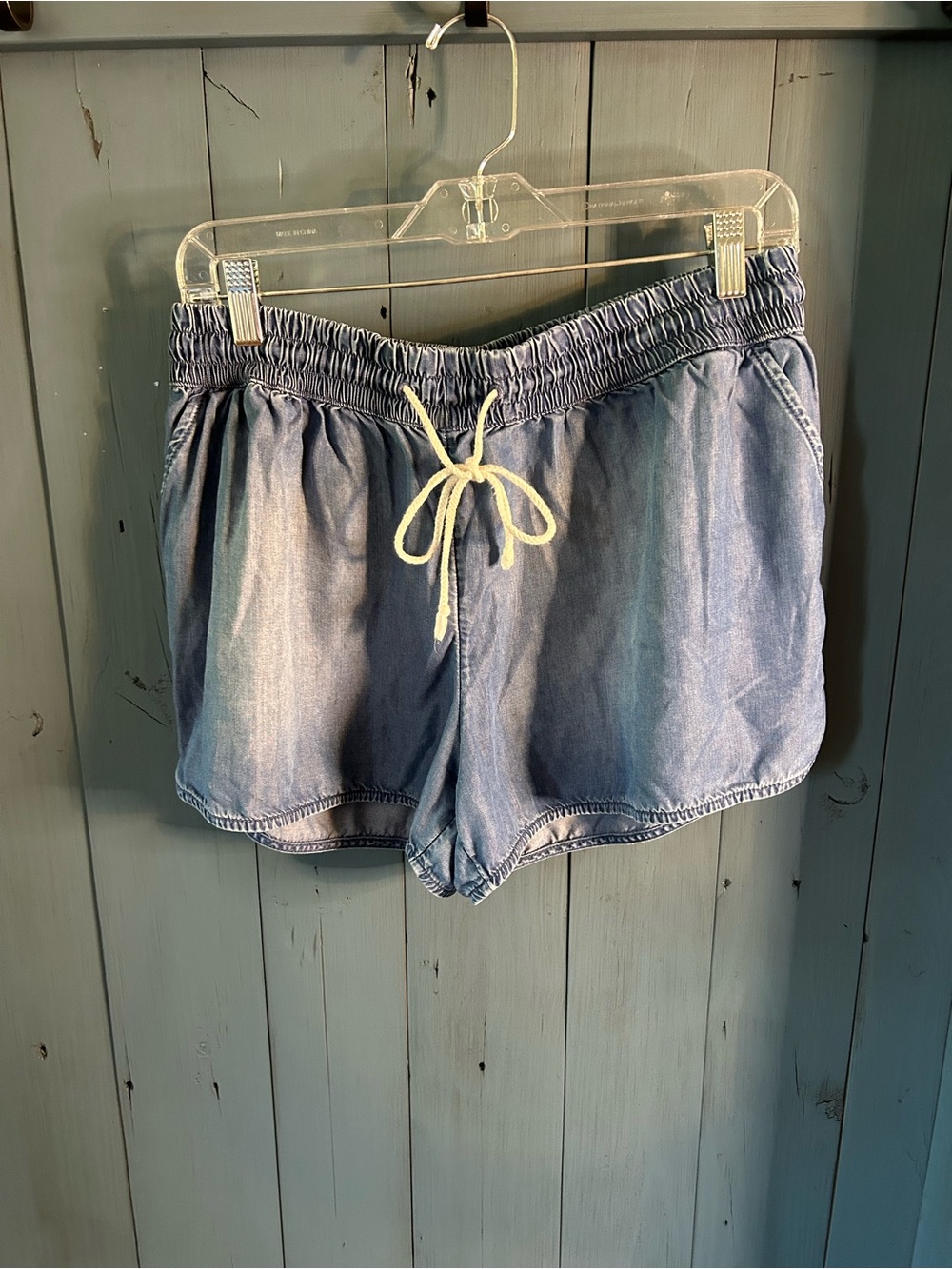 Mossimo Supply Co. Women’s Light Blue Drawstring Denim-Look Shorts | Size Large
